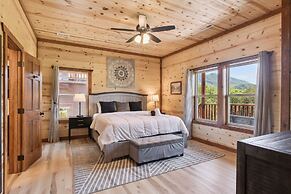 Splash Mountain Lodge 8 Bedroom Cabin