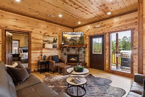 Splash Mountain Lodge 8 Bedroom Cabin