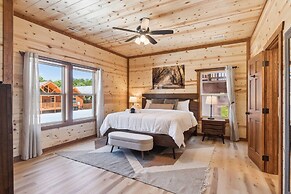 Splash Mountain Lodge 8 Bedroom Cabin