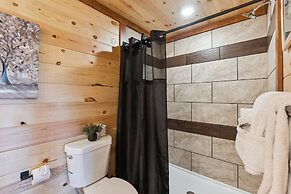 Splash Mountain Lodge 8 Bedroom Cabin