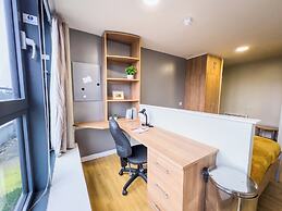 Student Only Lady Nicolson Court