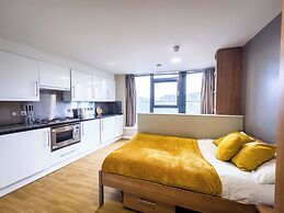 Student Only Lady Nicolson Court