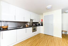 Student Only Lady Nicolson Court