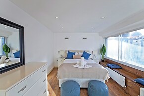 Imperial Queensway Apartment