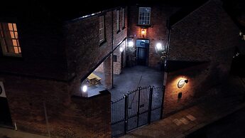 The Old Lyric Hall - St David Aparthotel