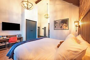 The Old Lyric Hall - St David Aparthotel