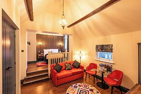 The Old Lyric Hall - St David Aparthotel