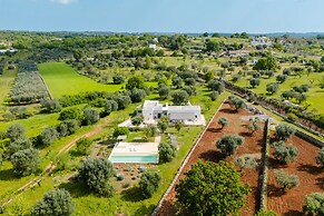 Ker Rail Villa With Pool by Wonderful Italy