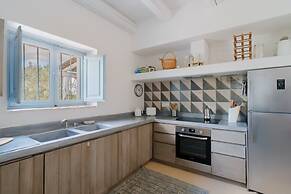 Ker Rail Villa With Pool by Wonderful Italy