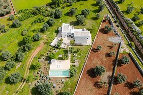 Ker Rail Villa With Pool by Wonderful Italy