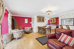 Host Stay Stone Crop Cottage