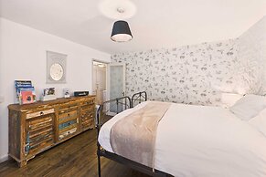 Host Stay Stone Crop Cottage