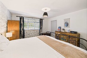 Host Stay Stone Crop Cottage