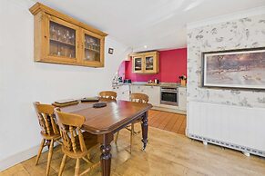 Host Stay Stone Crop Cottage