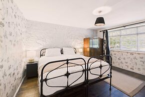 Host Stay Stone Crop Cottage