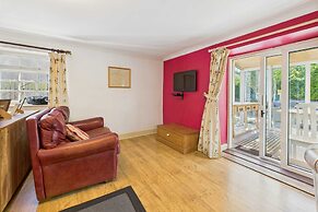 Host Stay Stone Crop Cottage