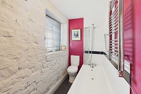 Host Stay Stone Crop Cottage