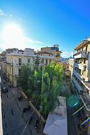 Royal Blue Central House by Checkin