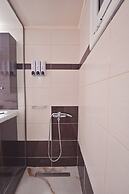 Royal Blue Central House by Checkin