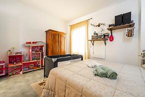 Spacious Three Room Apartment in the Heart of Orosei