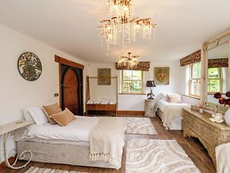 Crossbutts Farmhouse