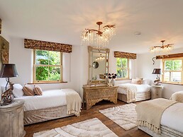 Crossbutts Farmhouse