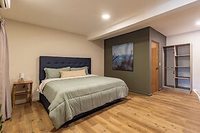 Lora Loca Inn