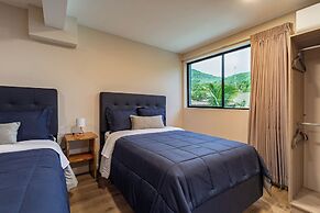 Lora Loca Inn