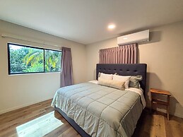 Lora Loca Inn