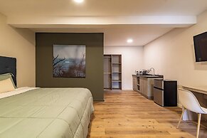 Lora Loca Inn