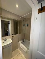 Imperial Hogarth Road Apartment