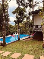 Roots Munnar