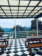 Roots Munnar