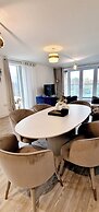 Gym, Free Parking, 25 Mins to Central London