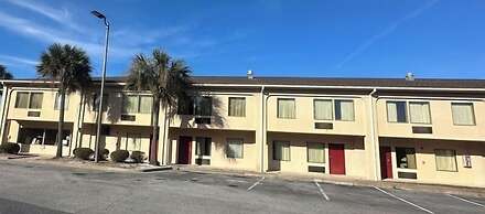 GUEST COTTAGES & SUITES