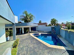 Casa Alto Padrão Frente ao Mar