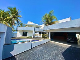 Casa Alto Padrão Frente ao Mar