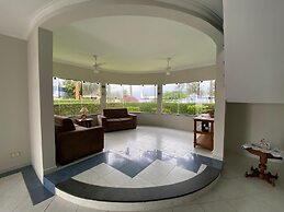 Casa Alto Padrão Frente ao Mar