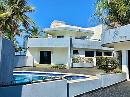 Casa Alto Padrão Frente ao Mar