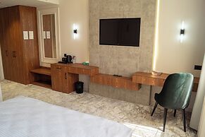 Meridian Plaza by Reikartz