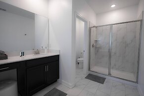 Fantasy Stay in 5 bed at Storey Lake