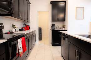 Fantasy Stay in 5 bed at Storey Lake