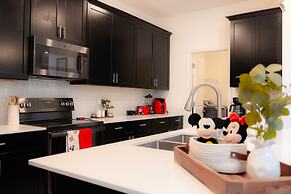 Fantasy Stay in 5 bed at Storey Lake