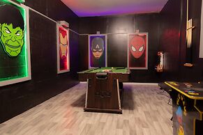 Fantasy Stay in 5 bed at Storey Lake