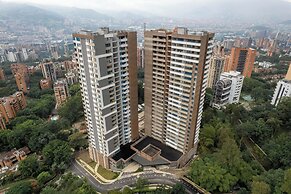 Grand By Jalo