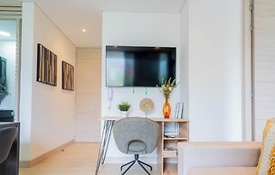 Grand By Jalo