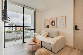 Grand By Jalo