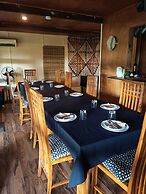 Mahina Lodge