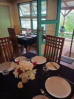 Mahina Lodge