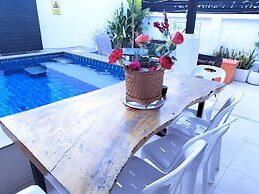 Hunter Hide Pool Villa